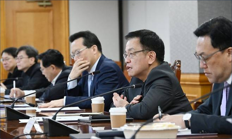이창용 한국은행 총재가  F4회의서 "<b>최상목</b> <b>부총리</b> 사의 표명... 