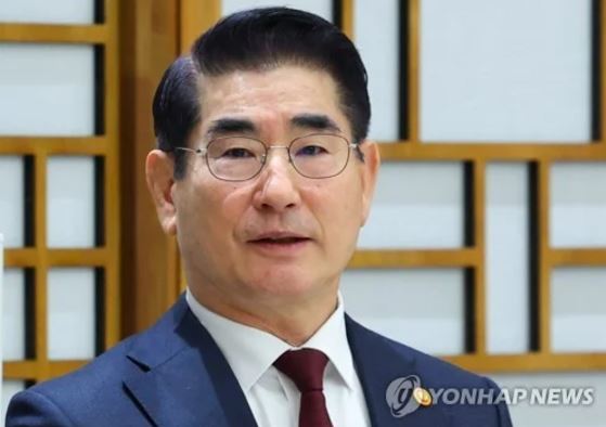 검찰, 김용현에 '<b>윤대통령</b>과 공모해 <b>내란</b>' 구속영장 청구