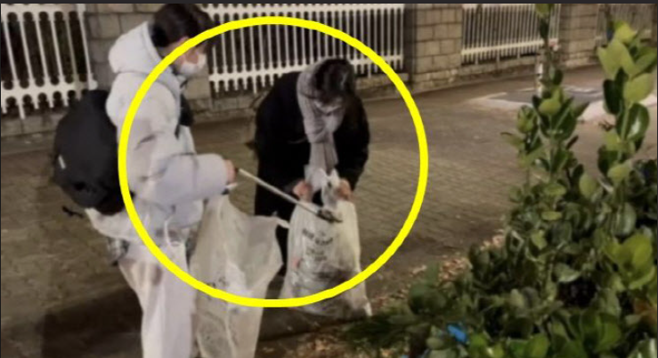 윤석열 <b>탄핵 집회</b> 현장에 나타난 <b>아이돌 응원봉</b>
