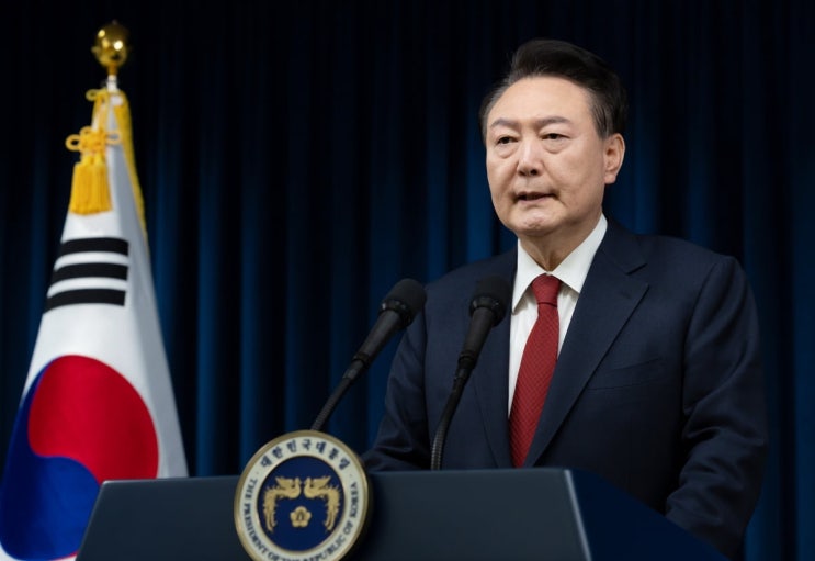09.) 사상 초유 현직 대통령 출국금지…검·경, 尹<b>소환조사</b>... 