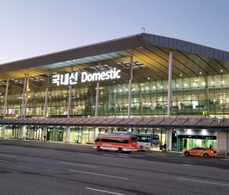  김포공항 국내선 아침식사 푸드코트 카페