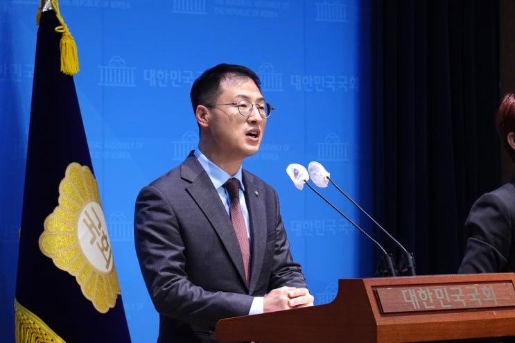 14일 <b>탄핵</b>찬성표/<b>국민의힘</b> <b>김상욱</b> <b>의원</b> 기자회견 전문