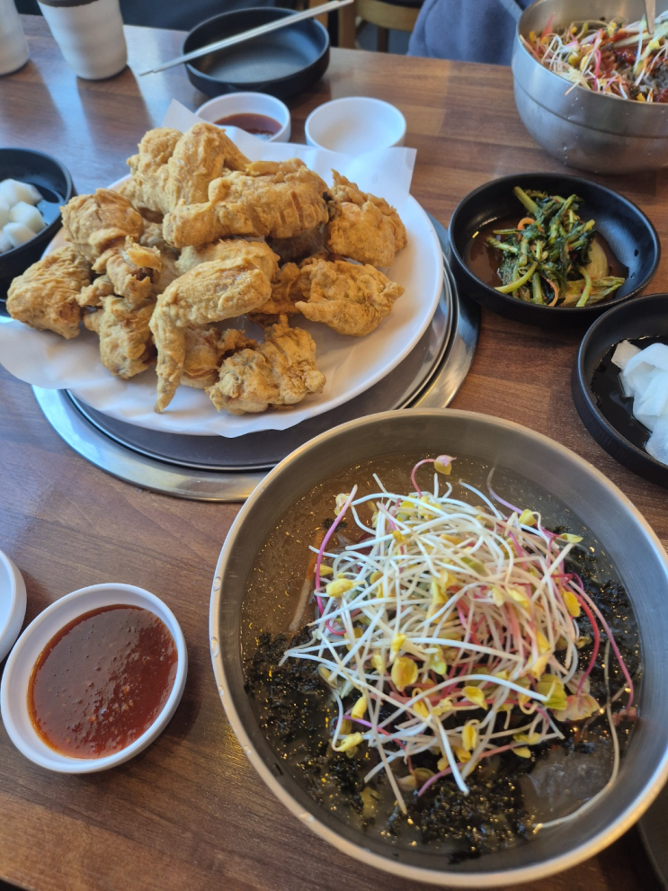  [충주시 중앙탑면] 중앙탑막국수 본점 (중앙탑 터줏대감, 메밀 치킨과 메밀 막국수의 어색한 동거)
