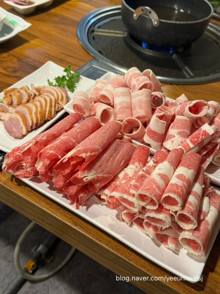  잠실단체모임 맥주 샤브샤브 구이 월남쌈 모두 무한으로 즐기는 퀸즈가든 잠실점