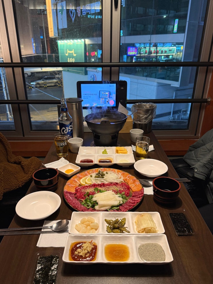  가락동 맛집 육회꽃필무렵 송파점, 한우 육회와 연어 육사시미로 즐기는 특별한 맛