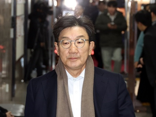 與 비공개 <b>의총</b>서 “<b>원내대표</b>에 윤핵관 <b>권성동</b> 추대”…한... 