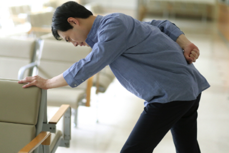  병원 가도 낫지 않는 허리 통증, 과연 왜일까요? (마곡재활 , 발산 재활)