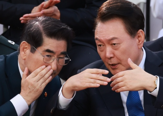 윤석열-김용현 ‘계엄’은 내란?…<b>검찰</b>, 김용현 <b>구속영장</b>에 적시