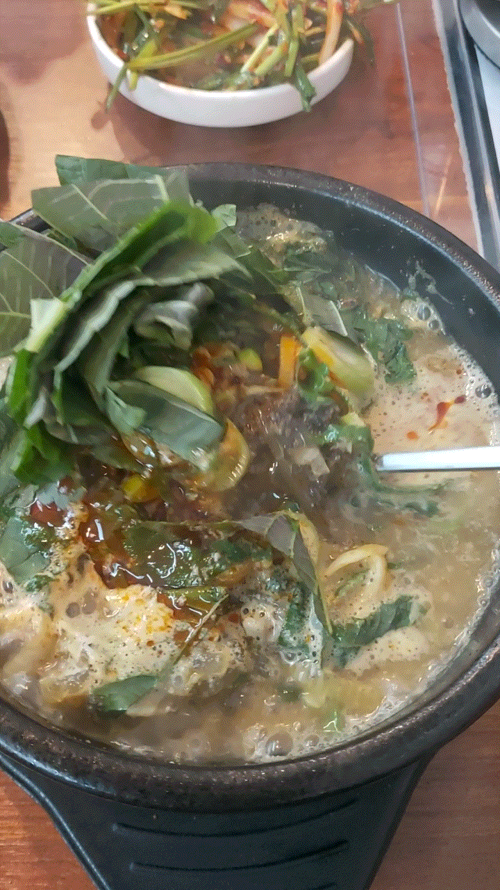  땀나도록 얼큰한 순대육개장과 고소한 뽈살순대국 맛집 을지명품순대국