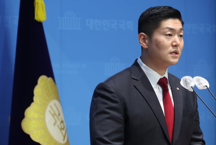 (뉴스인)국힘 <b>김재섭</b> 의원 "당론 <b>탄핵 찬성</b>할 것 촉구"...여... 