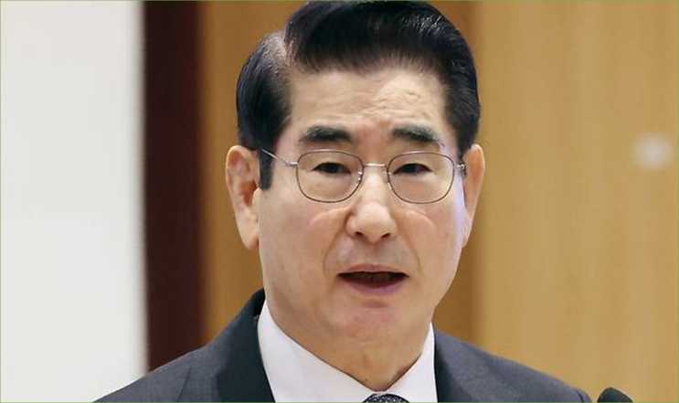 <b>김용현</b>, 동부<b>구치소</b>서 내복으로 끈 만들어 <b>자살 시도</b>"...건강... 