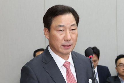 경찰, 대통령실 <b>압수수색</b> 대치 <b>윤재순</b> 대통령비서실 총무<b>비서관</b>... 