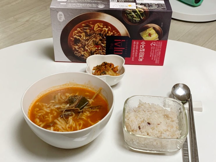 칼국수밀키트 <더미식 육개장칼국수> 추운날 따끈 개운하게 별미처럼 즐길수 있는 간단한요리 해장요리 캠핑요리로도 추천해요! 칼국수밀키트 <더미식 육개장칼국수> 추운날 따끈 개운하게 별미처럼 즐길수 있는 간단한요리 해장요리 캠핑요리로도 추천해요!