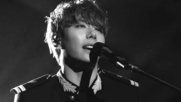 <b>박효신 히어로</b> 컴백 5년만에 돌아온 그의 무대 소식