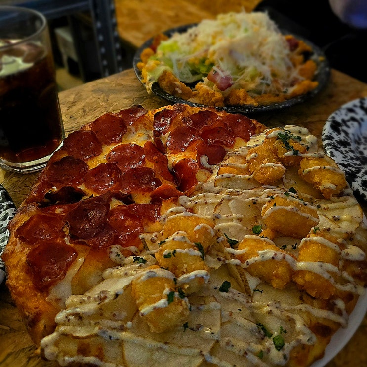  성수동피자 맛집, HDD 피자 - 반반피자와 케이준 샐러드로 완벽했던 저녁