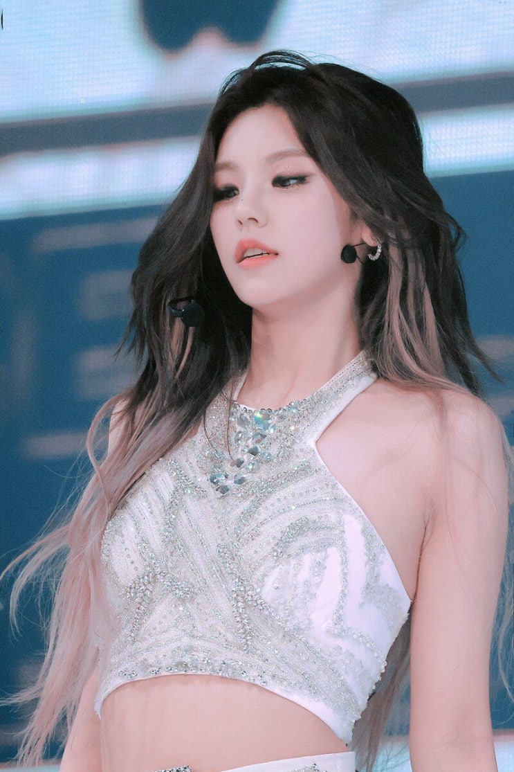무대에서 더 빛나는 ITZY 예지