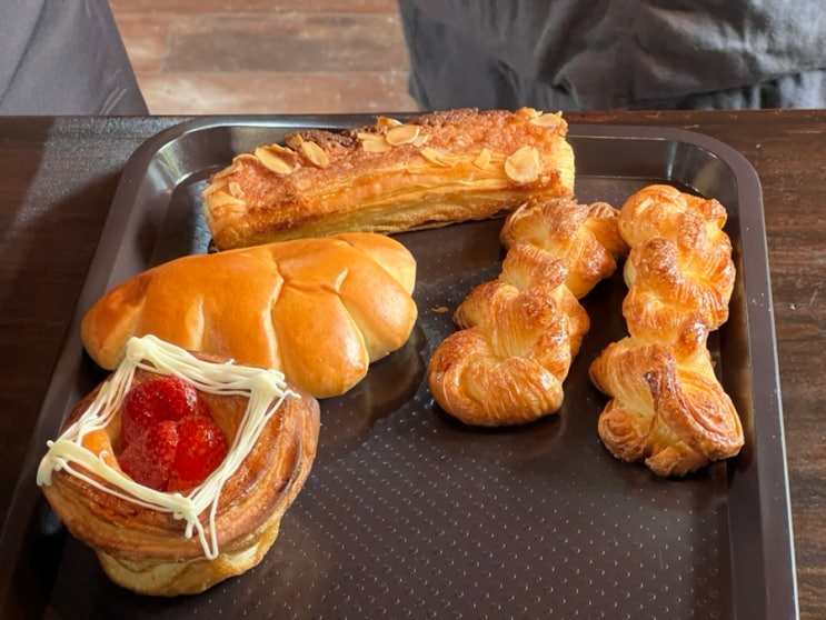  [태국 맛집 정보] 치앙마이 올드타운 빵 맛집 '반 베이커리(Baan Bakery)' 재오픈 했어요!