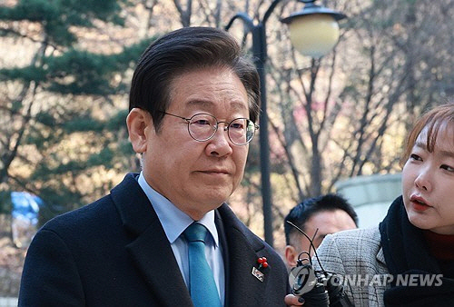 또 `대장동` 오후 재판 불출석한 <b>이재명</b>…<b>검찰</b> "공전 유감"