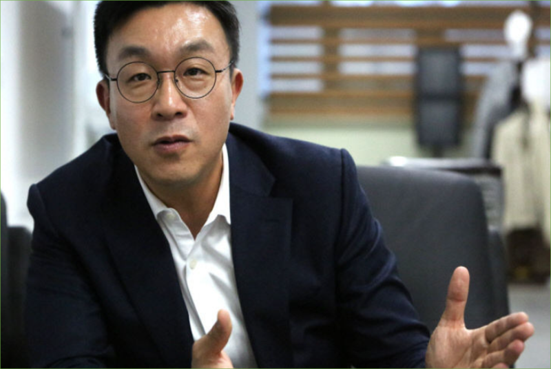 윤석열, 변호사 구하는 중···김홍일 전 방통위원장, 김건희 디올백 최지우 변호사