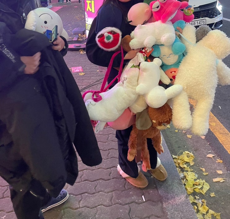  일기를 쓸만한 노트와 연필이 생기지 않았나
