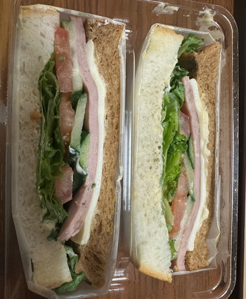 파리바게트 브라운 디럭스 샌드위치 후기(가격, 유통기한)
