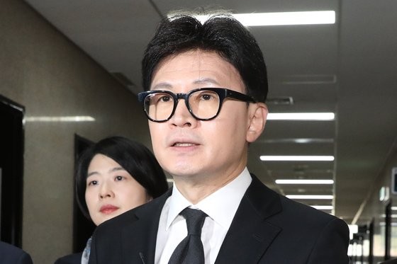 #<b>한동훈</b> 다시 탄핵찬성? #탄핵안 가결되면 당 대표 <b>사퇴</b>하라