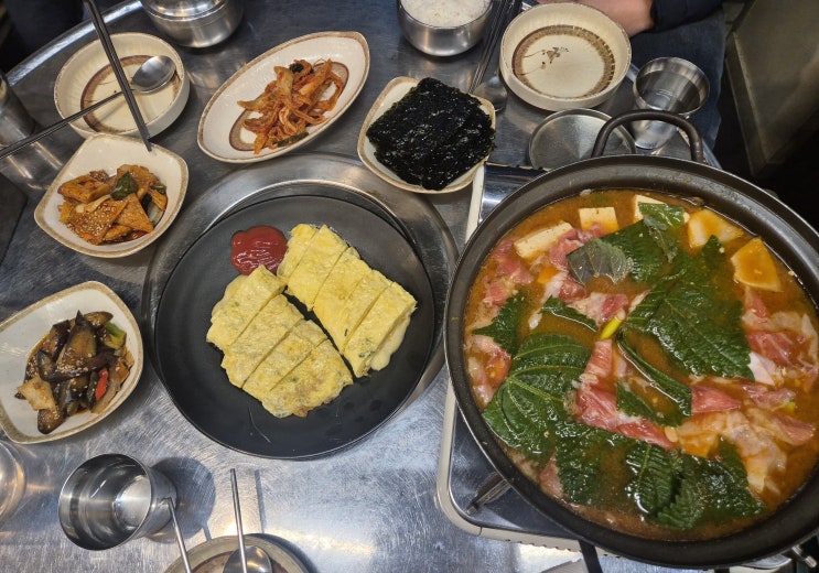  신사)직장인 점심메뉴 추천 - 풍년집큰아들네 차돌된장찌개