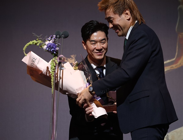 윤정환보다 <b>김병지</b>? <b>강원</b> 동화의 찐주인공은 누구였을까.