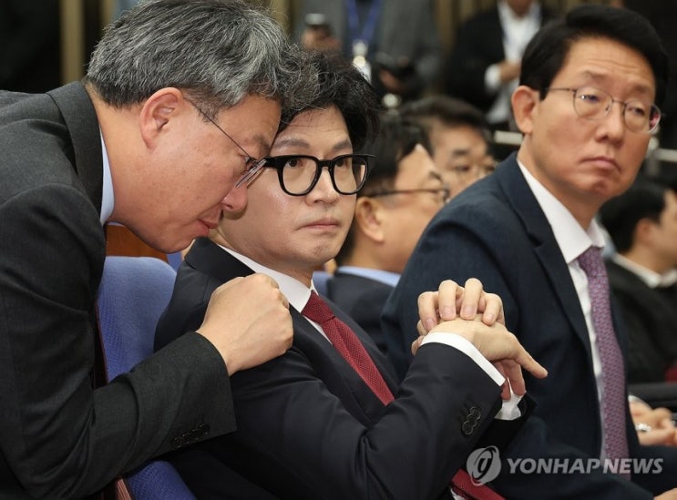 친한 등 6명 탄핵찬성, 가결까지 1표…권성동 "현 당론은 반대" 친한 등 6명 탄핵찬성, 가결까지 1표…권성동 "현 당론은 반대"