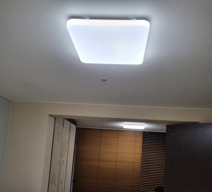  진주전기공사 진주LED전등조명설치이현 하이 클래스 웰가 아파트 필립스 LED 전등 조명 스위치 교체 설치
