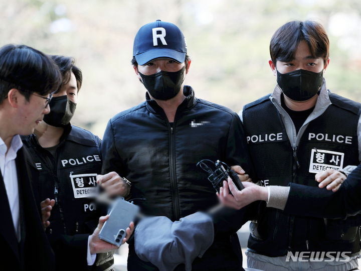 두산 쑥대밭 만든 '후배 협박+<b>마약</b> 혐의' <b>오재원</b>, 1심 <b>징역</b>... 