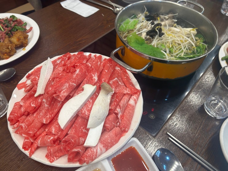  용두사거리 단체모임 약속장소 추천! 남녀노소 인기만점 샐러드바 <마루샤브 용두직영점>