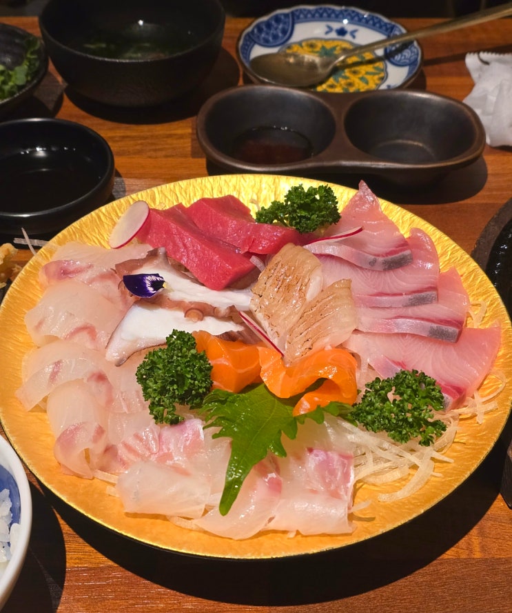  분위기 좋은 방어회, 숙성회 맛집 - 신당 간절곶