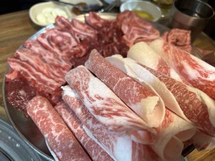  청량리시장에서 즐기는 마장동의 맛, 소고기 맛집 <마장한우리>(모둠, 된장짜글이, 냉면)