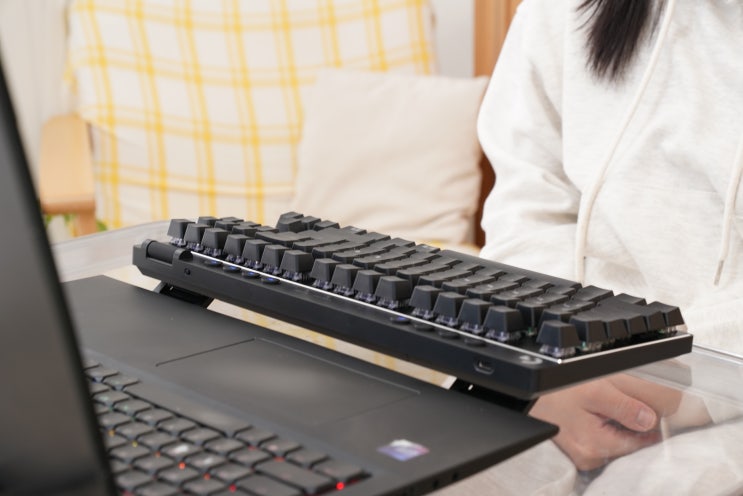 게이밍 키보드 로지텍 PRO X TKL LIGHTSPEED 추천 어떨까?