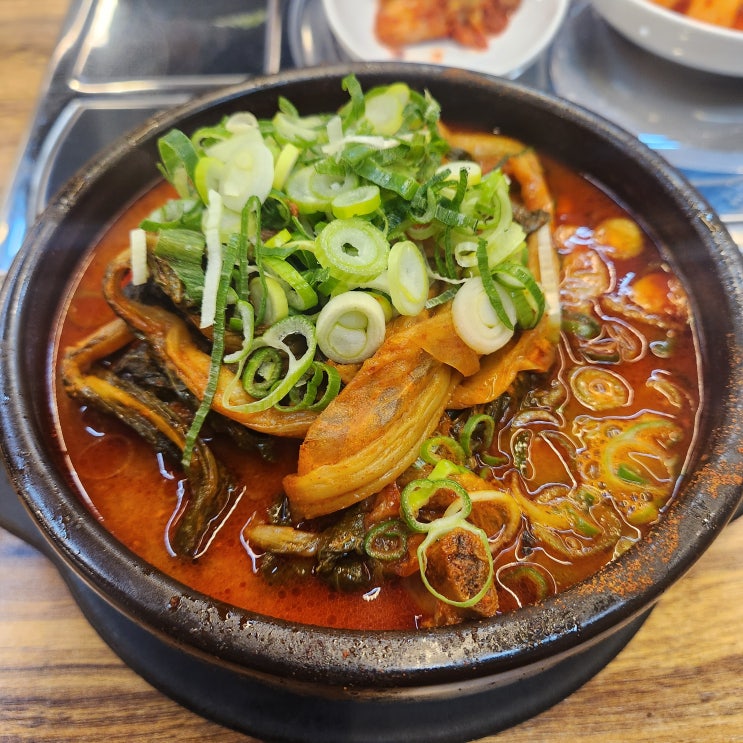  송파나루역 맛집 뜨끈한 해장국이 맛있는 '청년감자탕 송파본점'