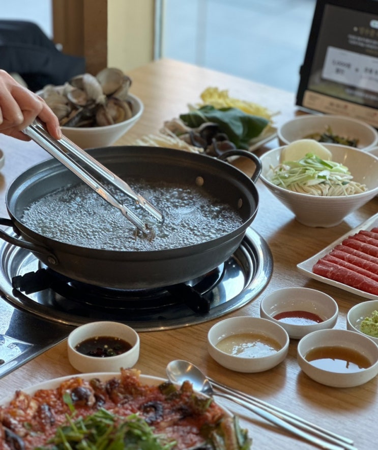  영통 백합 칼국수 샤브샤브 광교점 광교 앨리웨이맛집 (아기의자 있음)