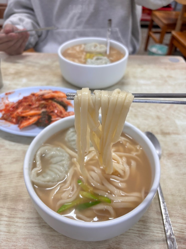 강남구청 정가네손칼국수, 신동엽이 극찬한 노포맛집