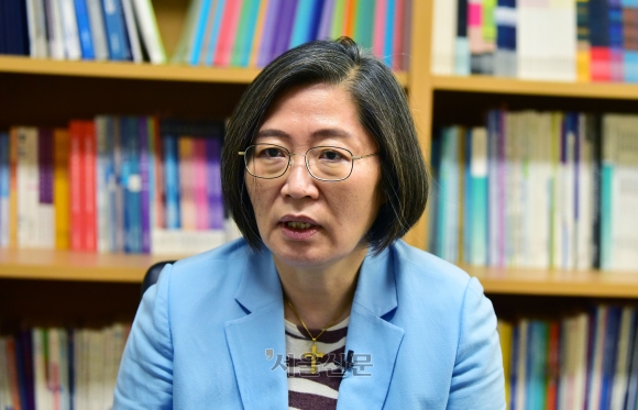 심리학자가 ‘찌라시’ 공유하며…<b>이수정</b> “<b>선관위</b> 털어야”