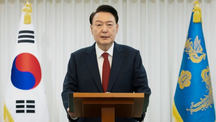 <b>윤석열</b> 대통령 <b>탄핵</b> 가결: 한국 <b>정치</b>의 새 국면