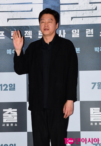 <b>김희원</b>의 배우 은퇴설? 디즈니+ '<b>조명가게</b>'로 <b>감독</b> 가능성 입증!
