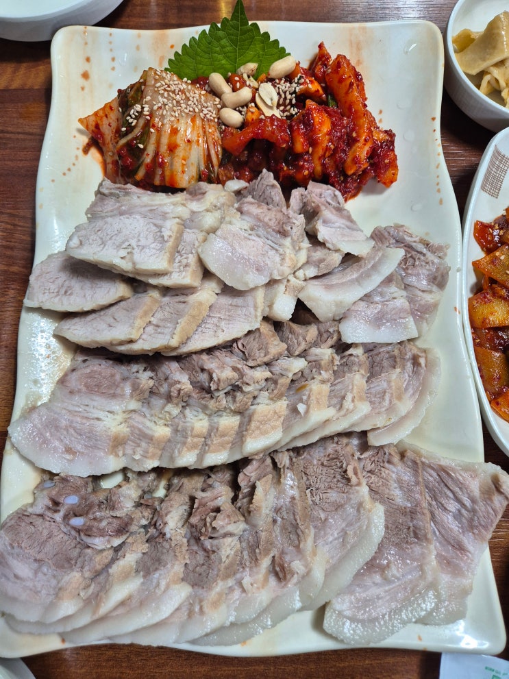  종로3가 인기 많은 보쌈맛집 장군굴보쌈 (VS 최부자보쌈 & 흥부가 비교)