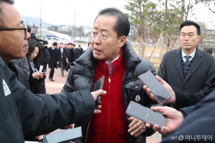 <b>홍준표</b> 대구시장, 윤석열... 가결에 "당 <b>지도부 총사퇴</b>해야"