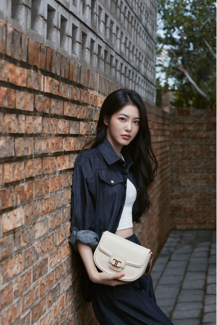 신예은 제이에스티나 가방 숄더백 호보백 미니백 크로스백