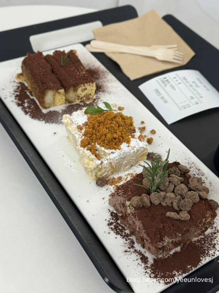  강남역 카페 루프탑 대형카페 티라미수맛집 셀렉티드닉스