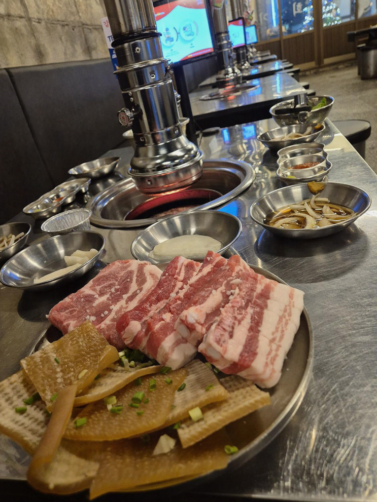  목포김연탄, 겨울에도 포근한 분위기에서 고기 만끽!