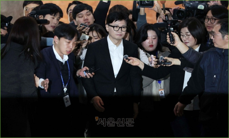 선출직 최고위원 전원 사의, <b>한동훈 체제 붕괴</b>...비대위원장 체제
