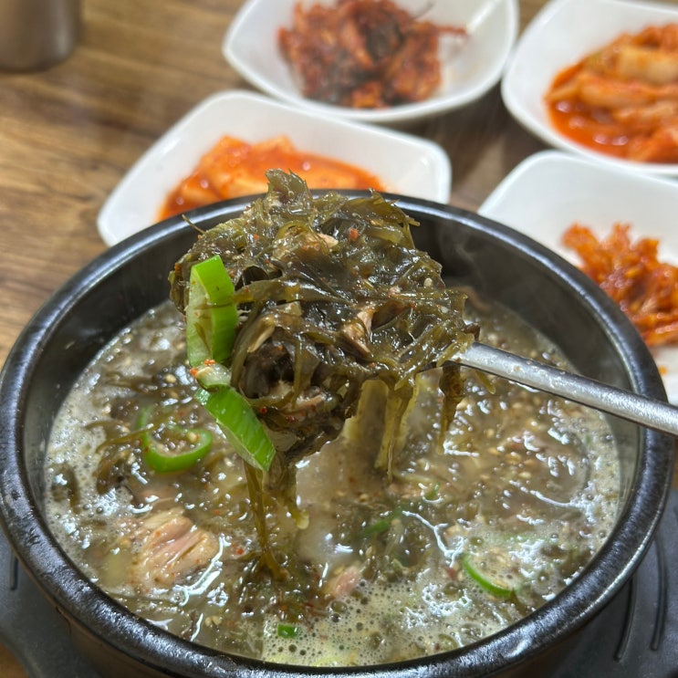  ［제주/서귀포］' 맨도롱해장국 ' 아침식사 가능한 서귀포맛집 제주향토음식 몸국맛집 보말칼국수맛집 현지인맛집 몸국뜻 몸국 보말칼국수 솔직 후기