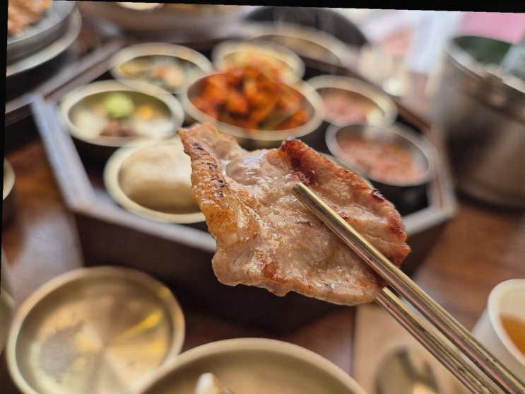 함돈 정왕본점, 깊은 맛의 된장찌개와 제주산 고기의 환상적인 조화