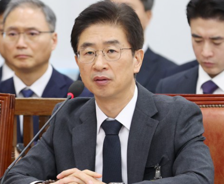 <b>김봉식 서울청장</b> 프로필 - 경찰경력 나이 재산 고향 학력 계엄... 